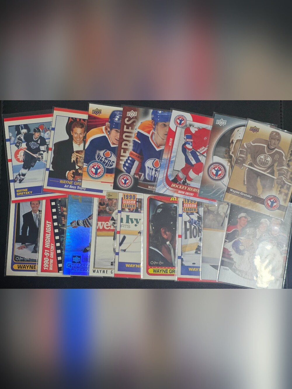 16-Card Wayne Gretzky "The Great One" Card Lot
